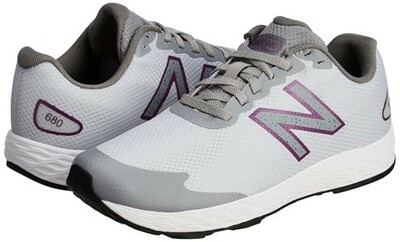 New Balance Womens 680 Sneaker