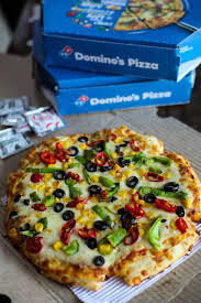Dominos - Upto ₹200 off on MOV399 