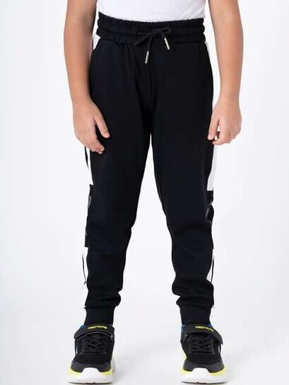 Up to 89% Off on Redtape Jeans