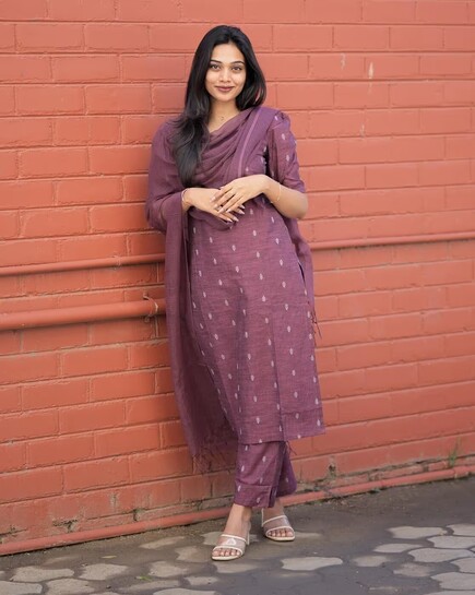 SVARAA Women Printed Straight Kurta Set