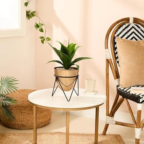 amazon basics Metal Planter with Stand (Pack of 1) 