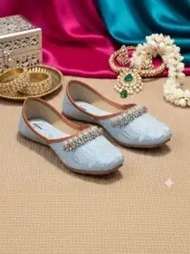Anouk Flats upto 86% off starting From Rs.208