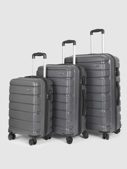Up to 89% Off on Teakwood Leathers Suitcases