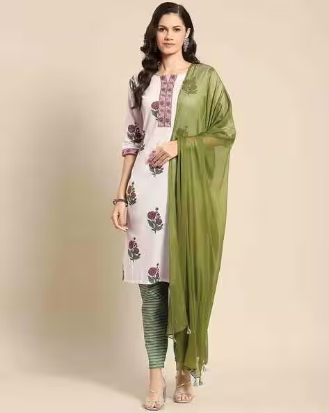 Libas clothing upto 80% Off