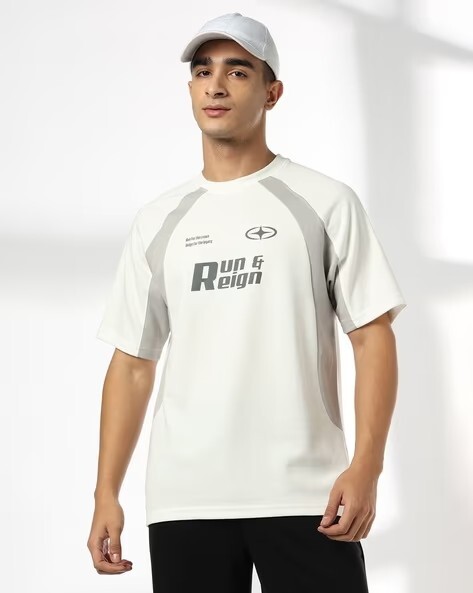 TEAMSPIRIT Men Reflective Print Regular Fit Crew-Neck T-Shrit (@ Lowest)