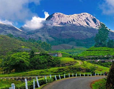 Munnar, Kerala: Getaway to the Lakes, Mountains, Ghats & Waterfalls