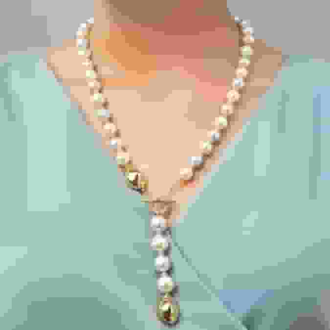 Pearl Statement Necklace is a beautiful mother's day gift