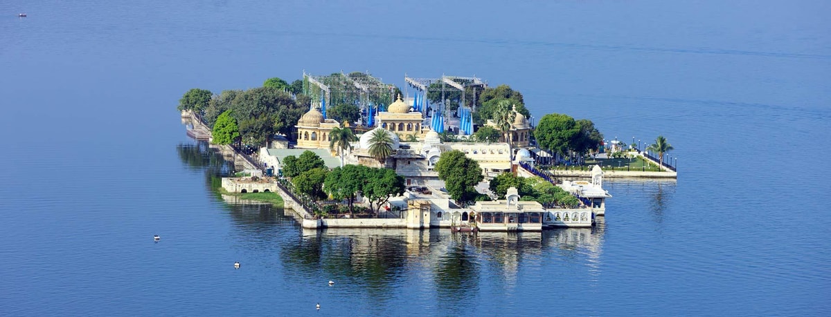 Exploring-Udaipurs-Island-Palaces-JagMandir-and-Lake-Palace-while-in-udaipur