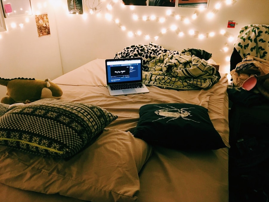 Arrange a home movie in mother's day