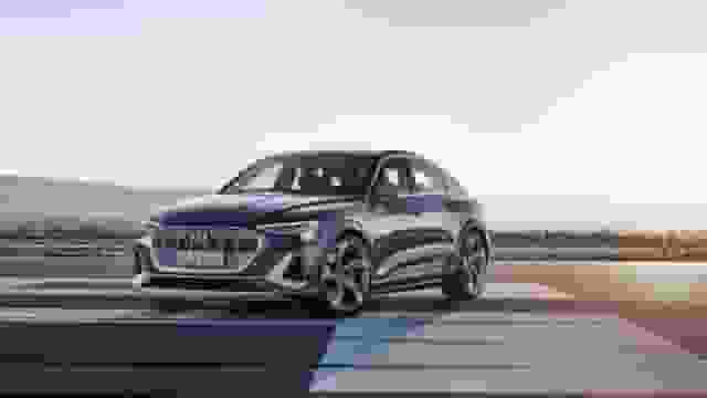https://cdn0.desidime.com/attachments/photos/758014/medium/2021-Audi-E-Tron-S-Sportback-001-2160-scaled.jpg?1649424377