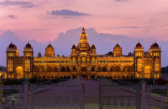 https://cdn0.desidime.com/attachments/photos/725908/medium/Mysore-Palace-1.jpg?1638513363