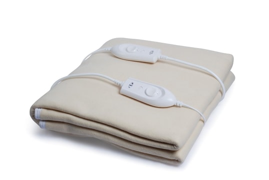 Best Electric Blankets for Severe Winters in India with Buying Guide