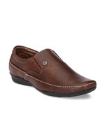 Flat 70% Off On Redtape Formal Shoes
