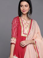Women's Kurta Set by BIBA At Flat Rs.899