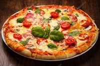 Domino's Flat 50% upto 100 off and more deals 