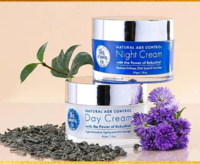 Purplle :  Buy 1 Get 1 Free on The Moms Co.