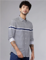 HIGHLANDER Men White & Navy Blue Slim Fit Striped Casual Shirt