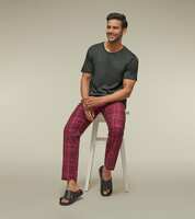 CRED x XYXX | Get Rs 300 off + Rs 300 cashback on orders above 999.