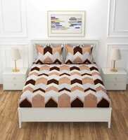 Brown Geometric 220 TC Cotton Blend Fitted Double Bedsheet With 2 Pillow Covers