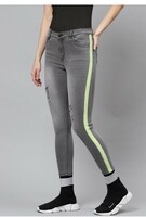 Hubberholme Jeans upto 77% off starting From Rs.390