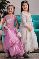 Upto 55% off on Women's Ethnic Wear