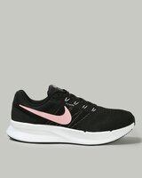  Upto 73% Off on Nike Clothing & Footwear