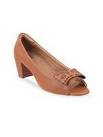 Metro Footwwear Upto 85% Off