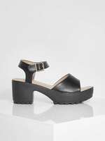 Min 50% off on Boohoo Clothing