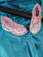 Upto 90% off on Flats for Women