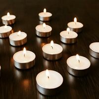 100 candles - Cortina Wax Tealight Candles, 4 Hour Burn Time, Smokeless, No Residue (Set of 100, Unscented) 3.7 X 1.2 Cm White Candle