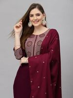 KLOSIA - Women Embroidered Kurta Set