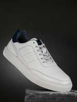 HRX : Men's Shoes with upto 82% Off