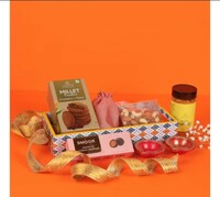 Instamart - Smoor Diwali Premium Gift Hamper With Small Tray 366g (location specific)