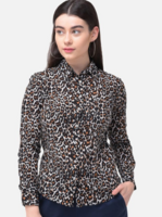 Upto 77% Off On Woodland Clothing