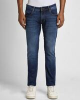 Peter England : Upto 50% Off on Jeans 