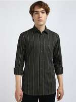 Tommy Hilfiger Clothing Upto 45% Off