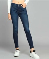 Upto 77% Off on Women's Levi's Jeans 