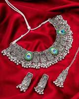 BEVOGUE - Upto 90% Off on Gold-Plated Necklace with Earrings Set