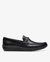 Clarks - Upto 70% Off on Footwears 