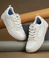 Red Tape Sneakers Min. 83% off