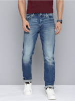Flat 70% Off on Levi's Clothing 
