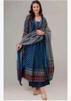 looks good, woman's kurti suit