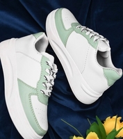 Roadster - Upto 90% Off on Sneakers 