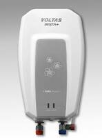 Voltas INSTA 5 L Instant Water Geyser | 5 Star BEE Energy Rating | High Grade SS Tank  (White)