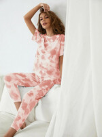 84% Off SAKARMAA Women's Top & Track Suites