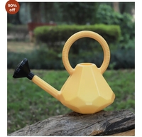 Klassic Plastic Diamond Watering Can, Watering Plant with Long spout, Indoor and Outdoor Watering Gardens, Large Capacity Water, House Gardening Plants (3.5 litres)