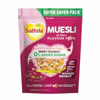Saffola Muesli 0% Added Sugar Berry Crunch 700 gm | High Protein & High Fibre to help Manage Weight | Muesli with Flavour Pops