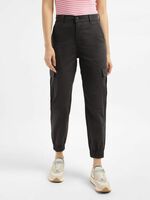 Levis - Up To 60% Off on Women's Trouser