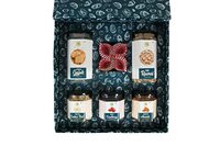 NatureVit Premium Gift Box I Gift Hamper I Corporate Gifting | Rewari - 300g, Gajak - 200g, Roasted Almonds, Roasted Pistachios, Cranberry - 125g Each & with Diya