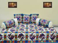 Upto 90% off on Diwan Set.